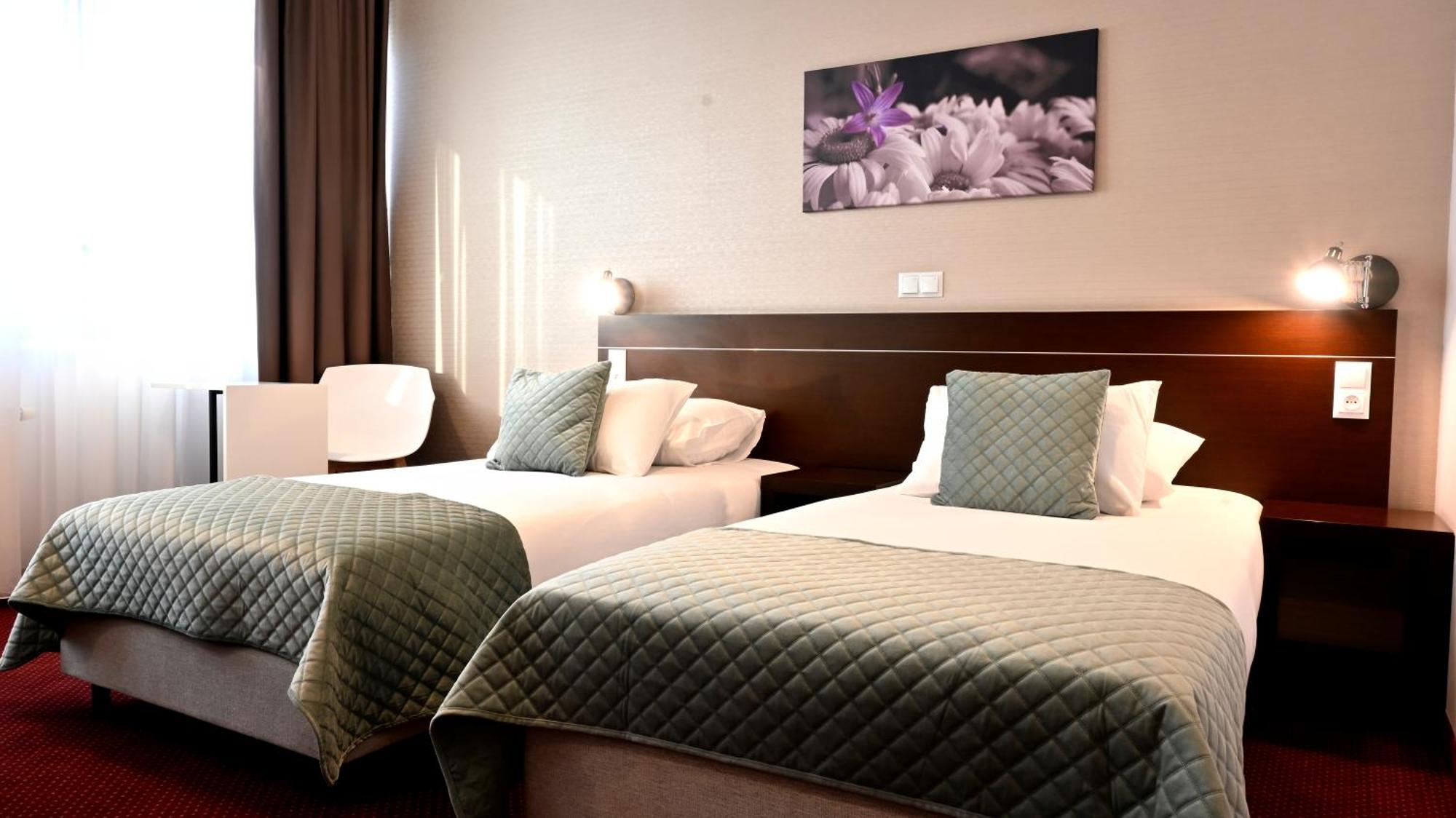Vestil Hotel Piotrkow Trybunalski Luaran gambar