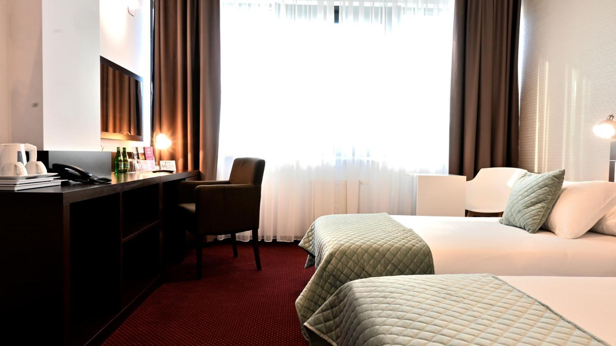 Vestil Hotel Piotrkow Trybunalski Luaran gambar