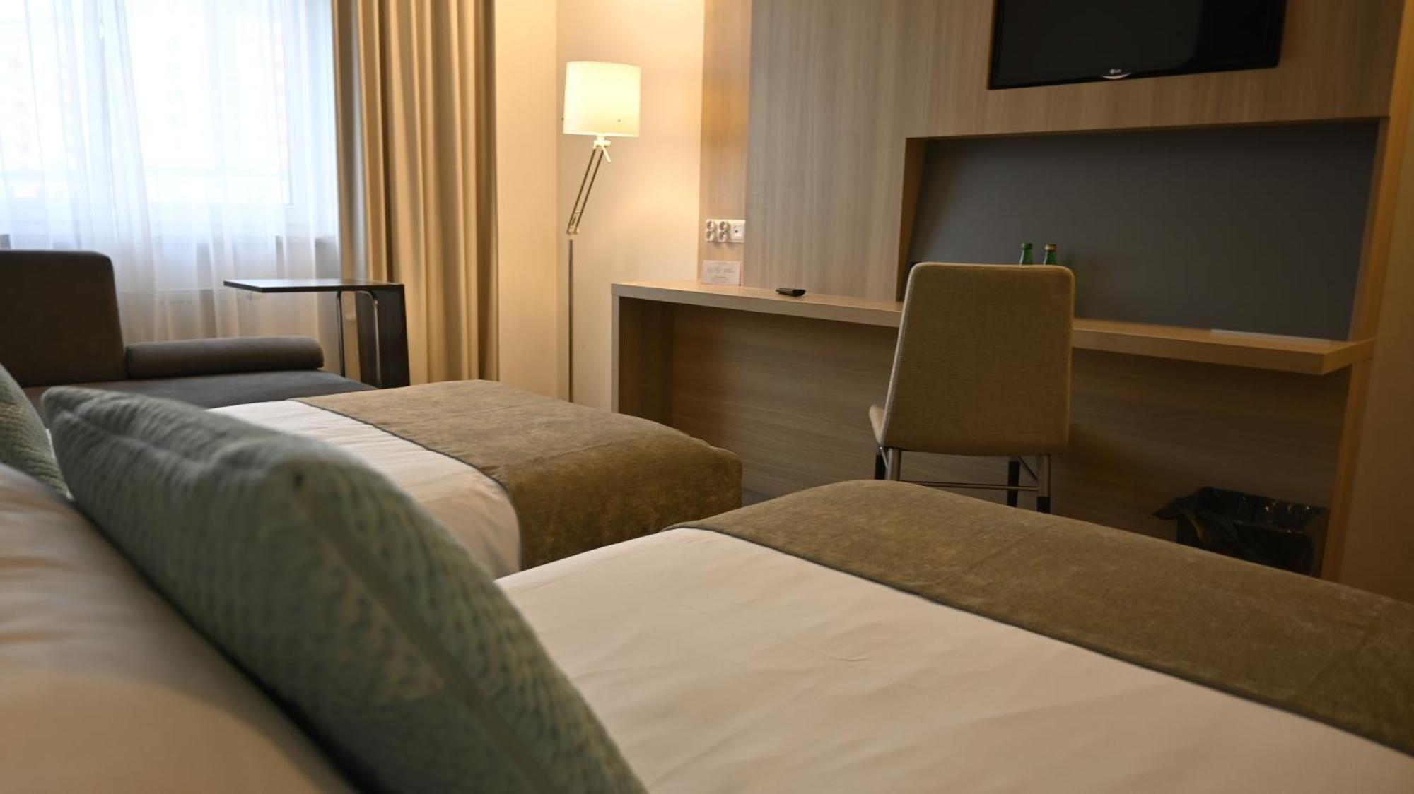 Vestil Hotel Piotrkow Trybunalski Luaran gambar