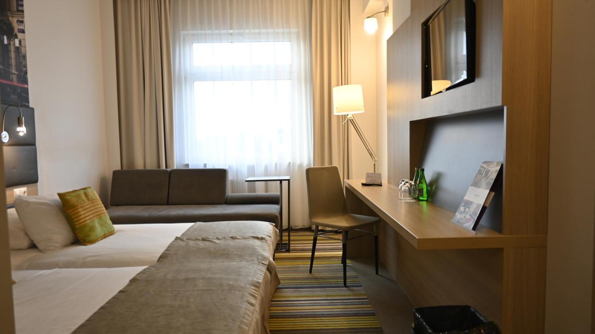 Vestil Hotel Piotrkow Trybunalski Luaran gambar