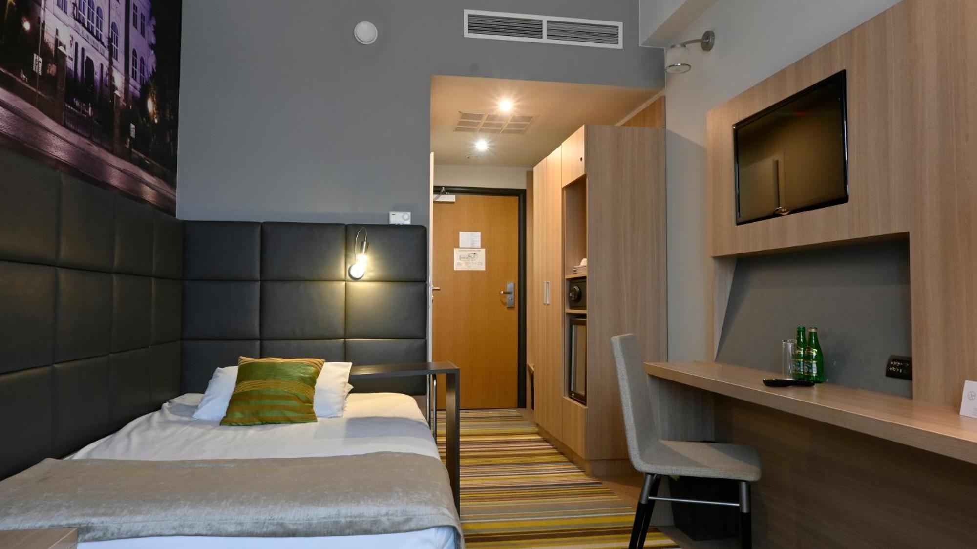 Vestil Hotel Piotrkow Trybunalski Luaran gambar